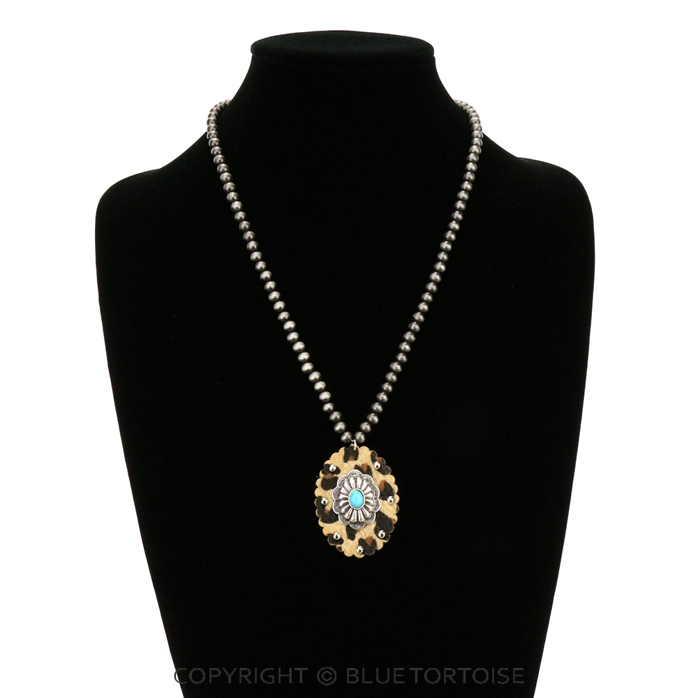 Western Oval Leather Pendant Necklace - Image 2