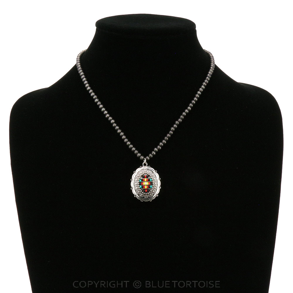 Western Oval Seed Bead Pendant Necklace - Image 2