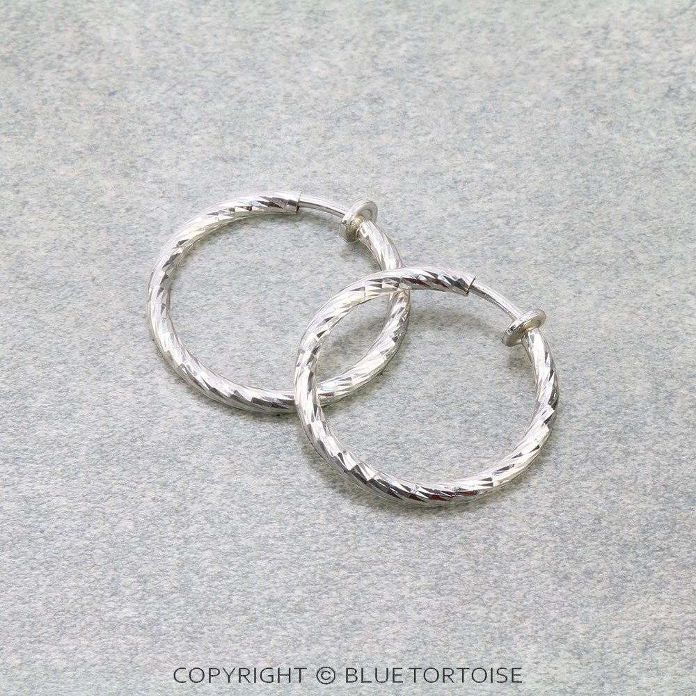 Fashion 30mm Seme Wave Cut Pump Earrings
