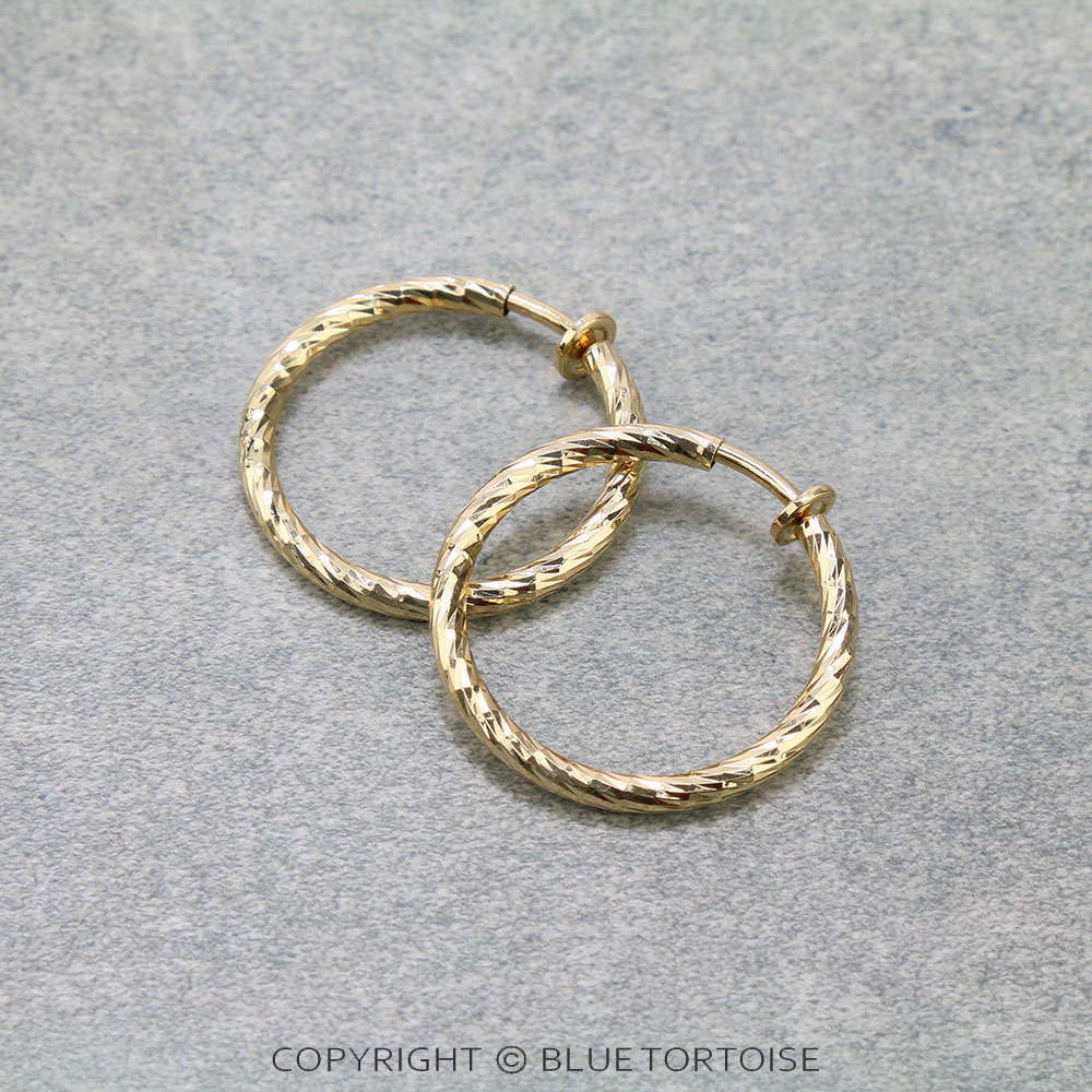 Fashion 30mm Seme Wave Cut Pump Earrings