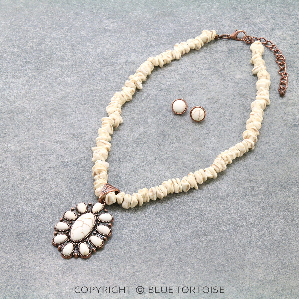 Concho Chip Stone Necklace Set