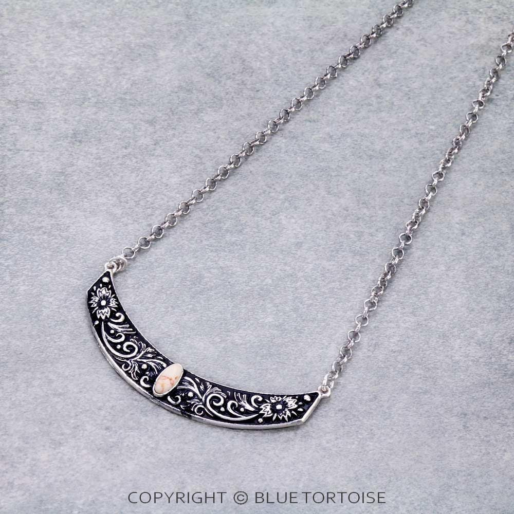 Western Floral Pattern Bar Chain Necklace