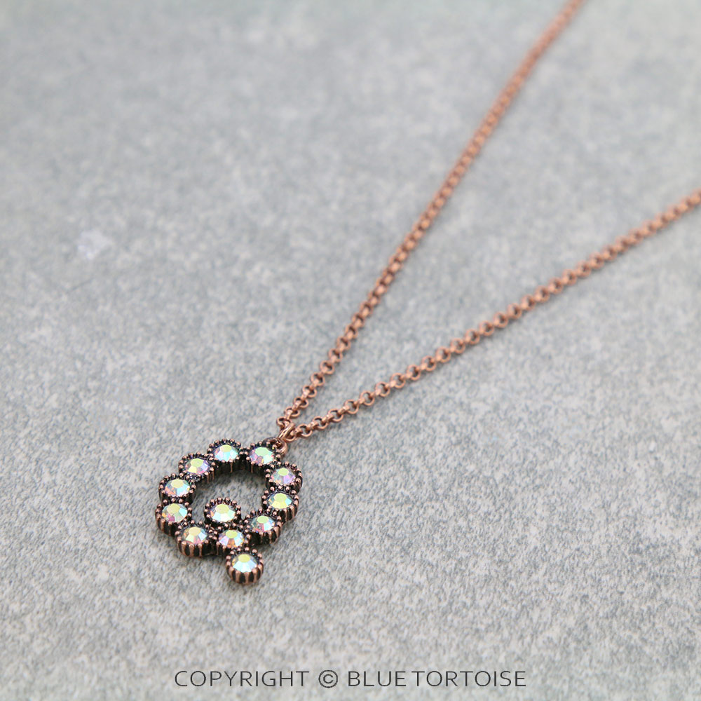 Initial “Q” Glass Stone Pendant Necklace