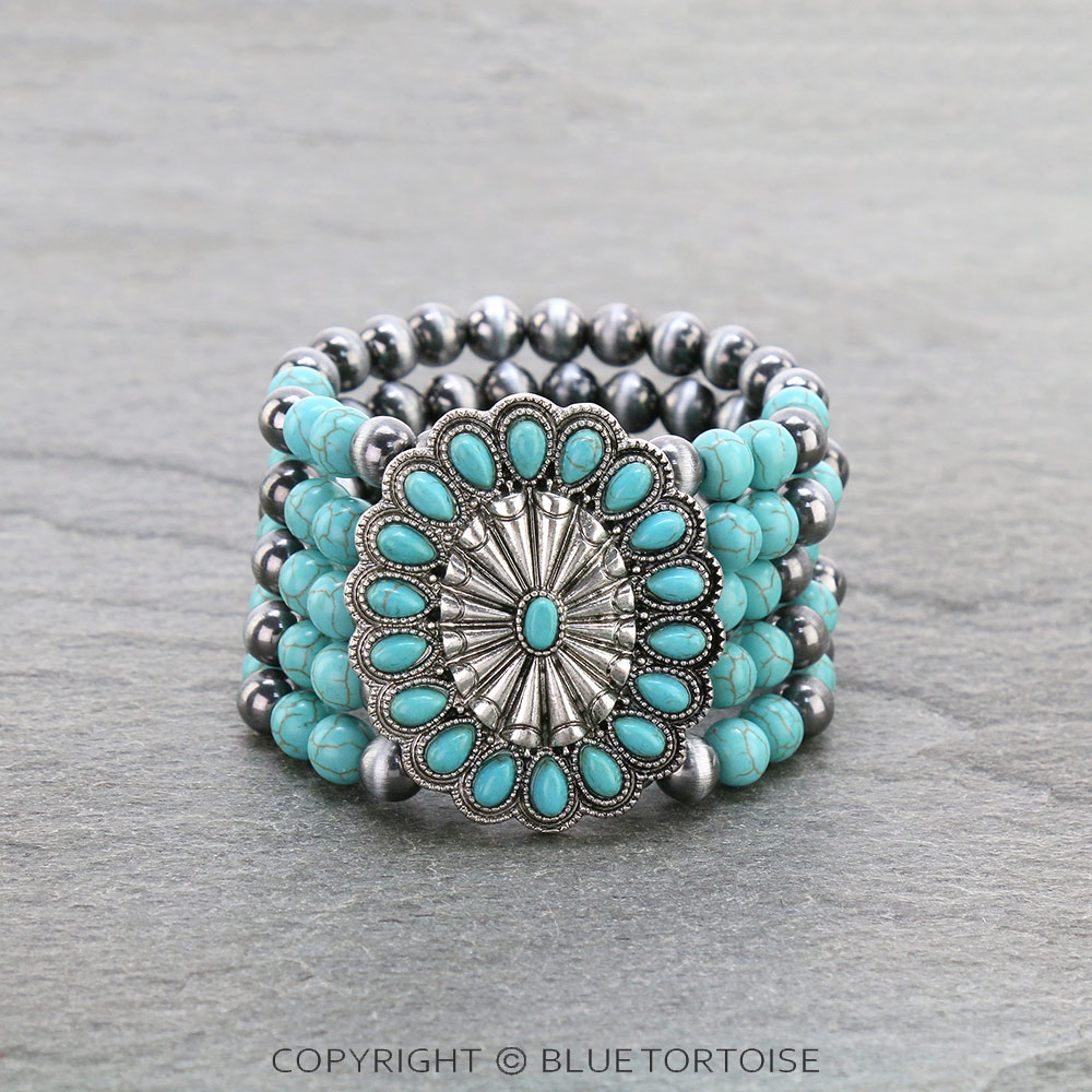 Navajo Style Pearl with Concho Stretch Bracelet