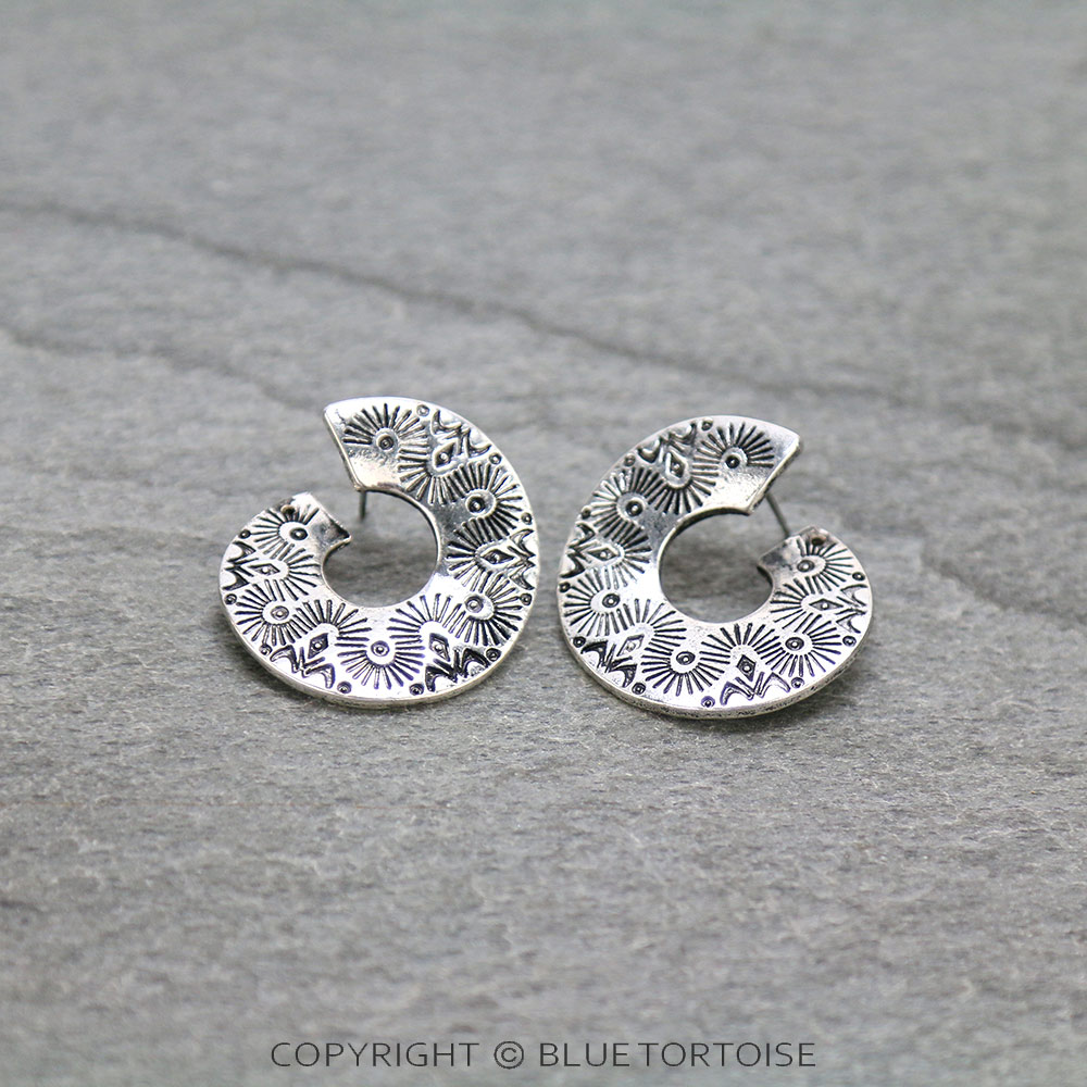 Western Texture Curved Stud Earrings