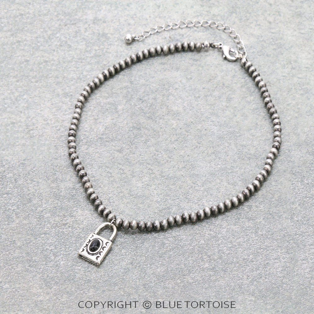 4mm Navajo Style Pearl with Lock Pendant Choker