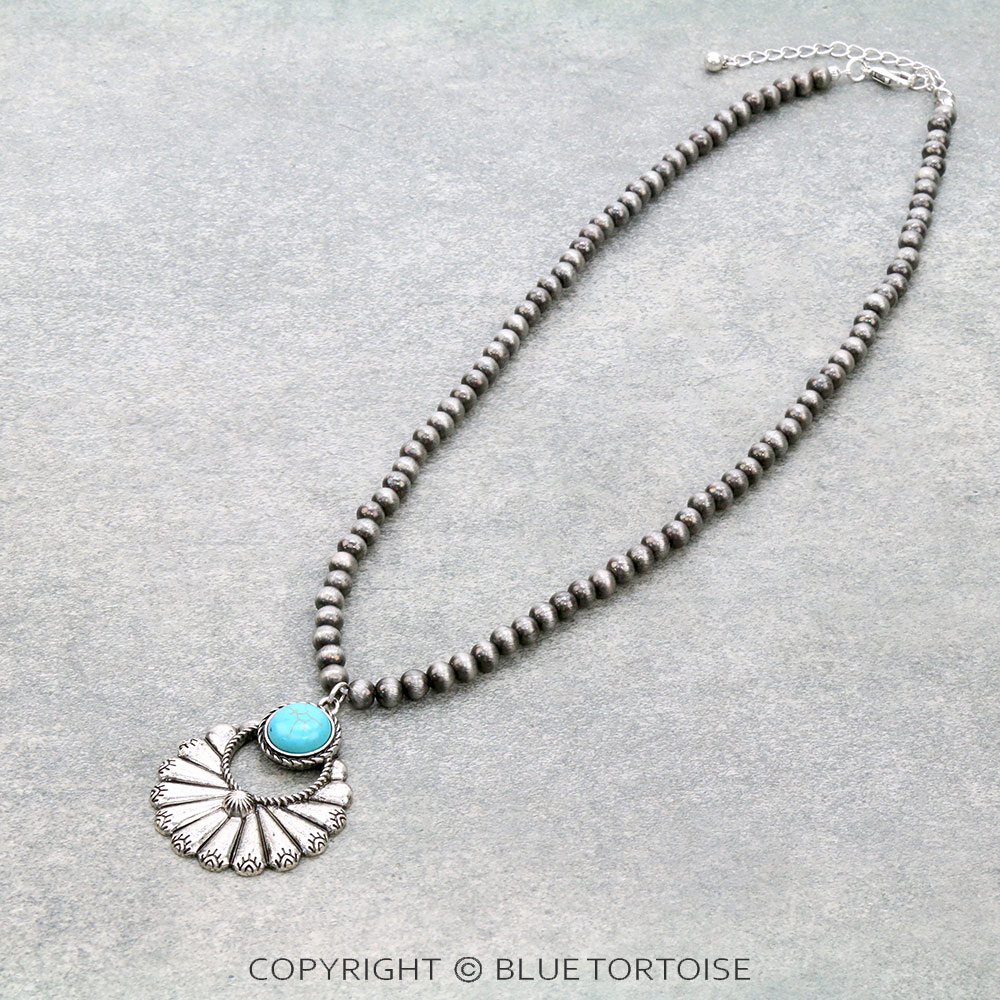 Western Texture Fan Shape Pendant Necklace