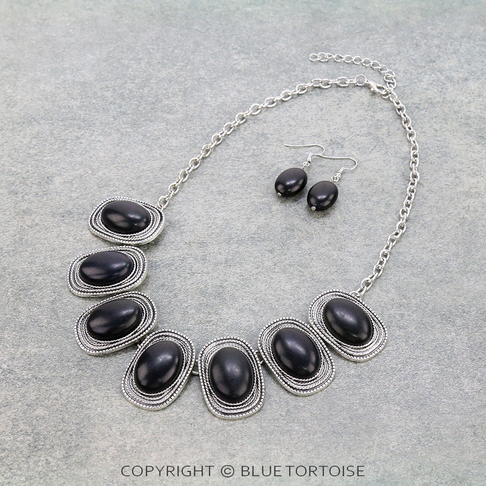 Western Oval Stone Necklace Set