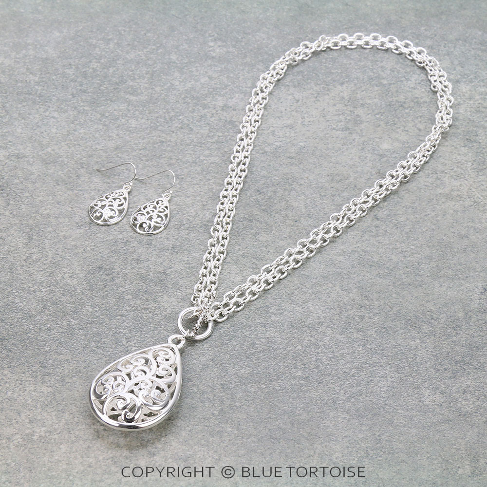 Tailored Teardrop Dual Side Toggle Necklace Set