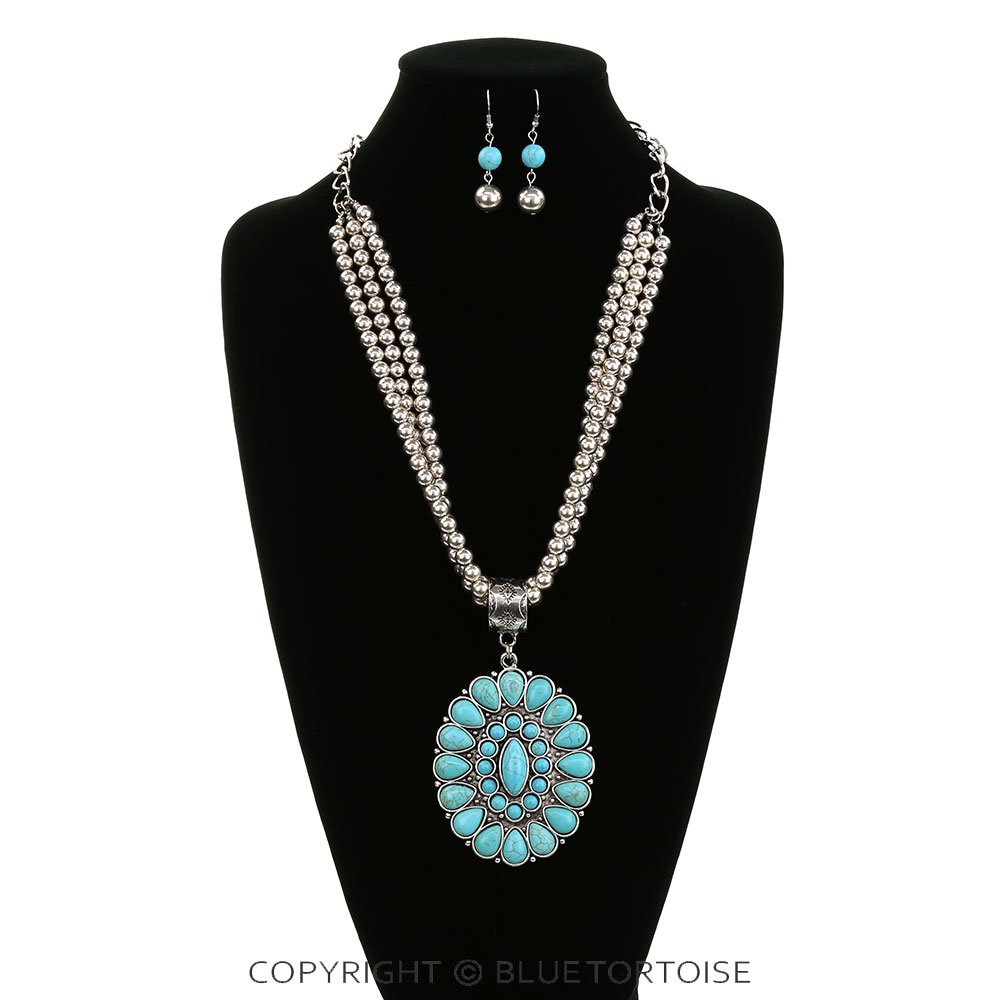 Western Concho Pendant Layered Necklace Set - Image 2