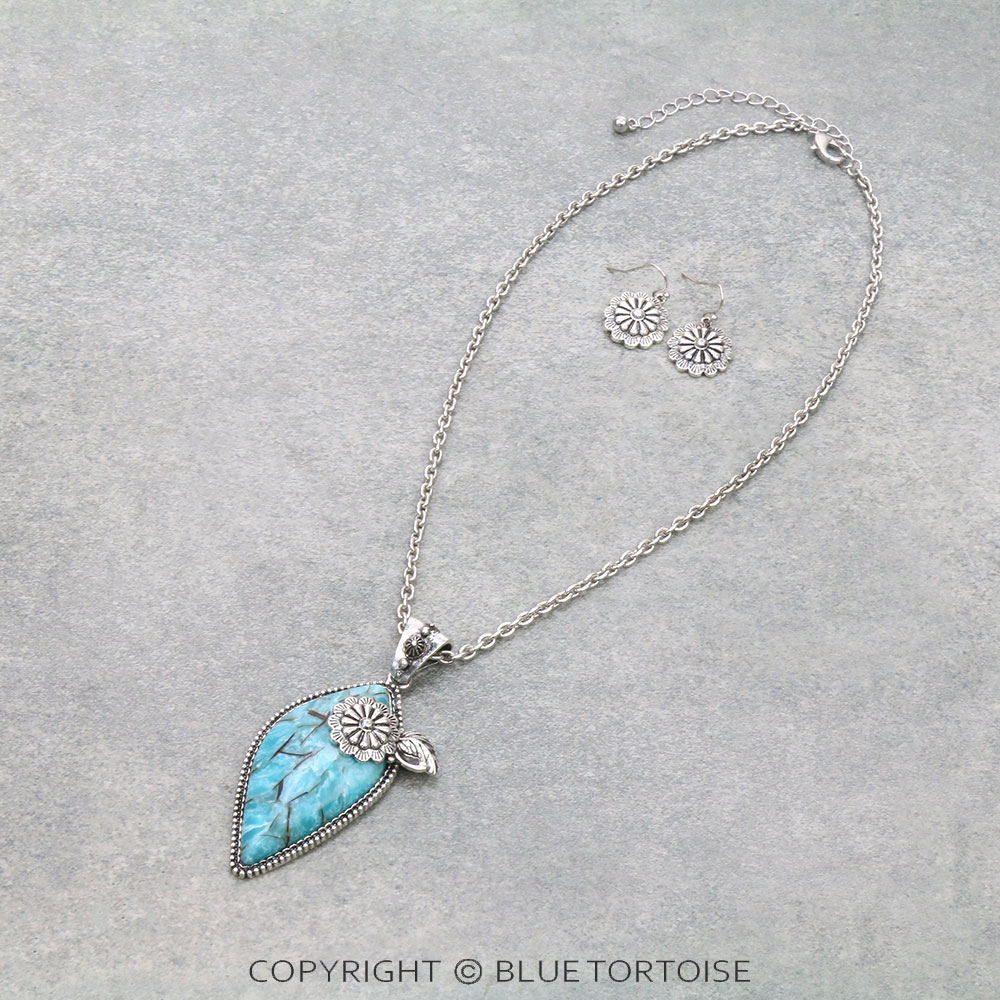 Western Hand Stone Pendant Necklace Set