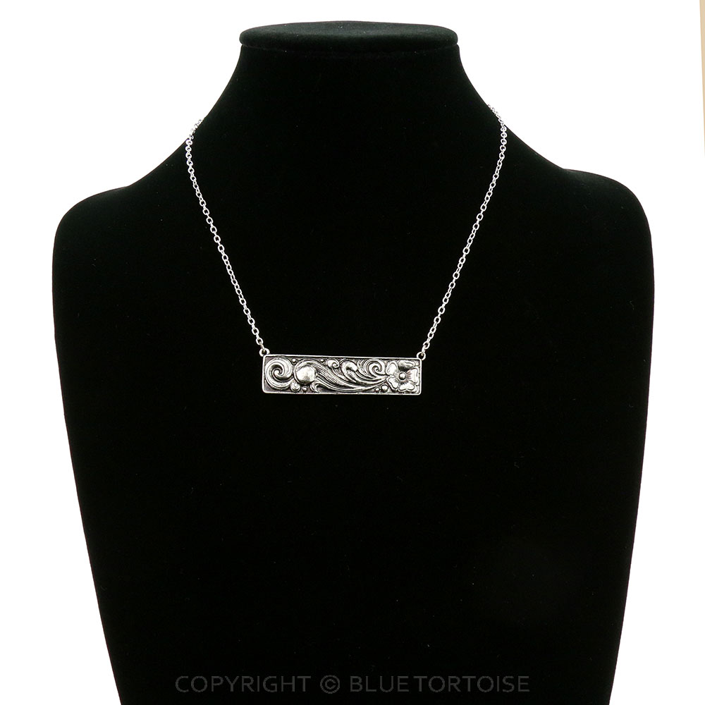 Flower Casting Bar Necklace - Image 2