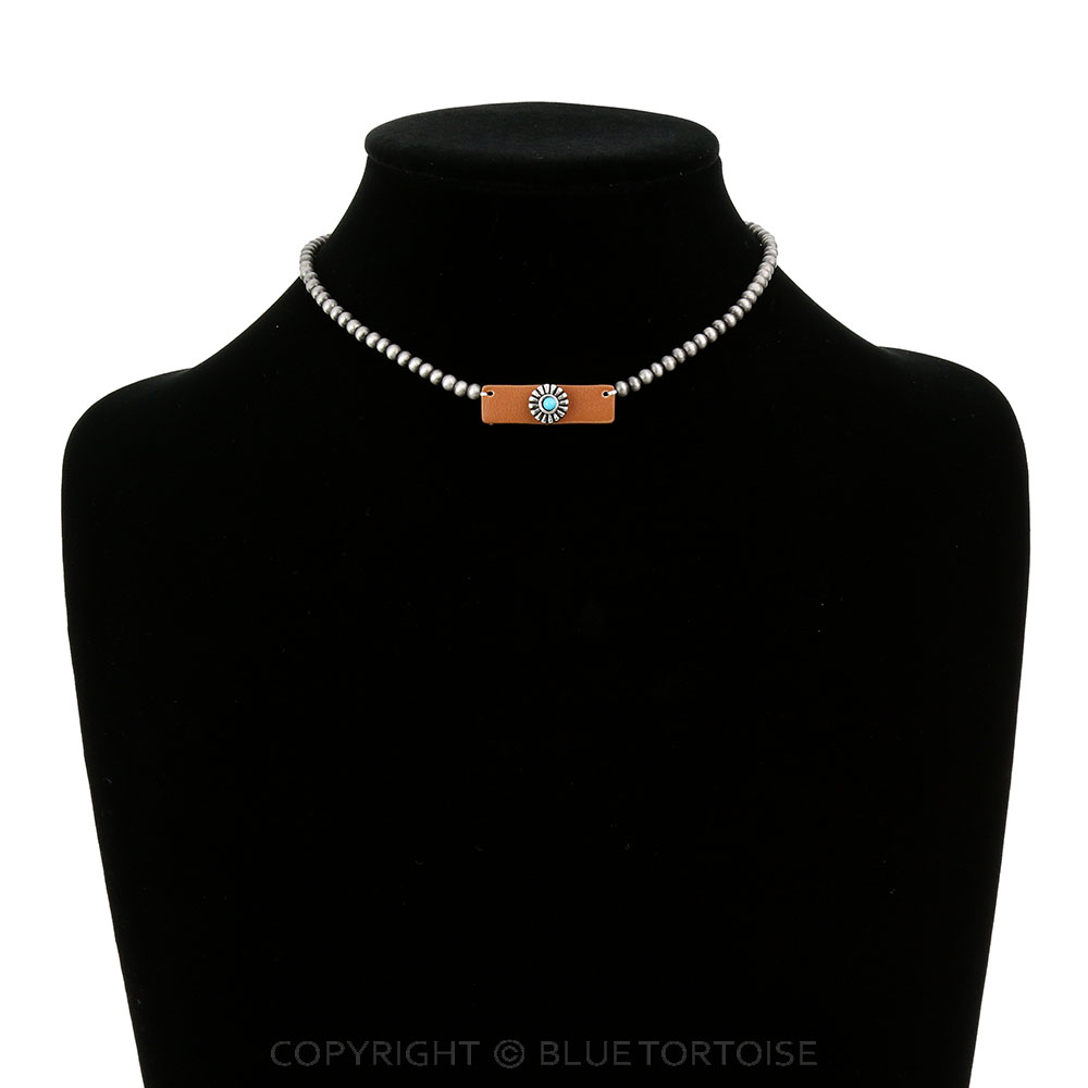Navajo Style Pearl with Concho Leather Bar Choker - Image 2