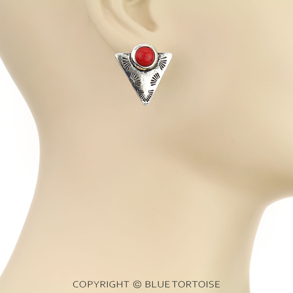 Western Texture Arrowhead Stud Earrings - Image 2
