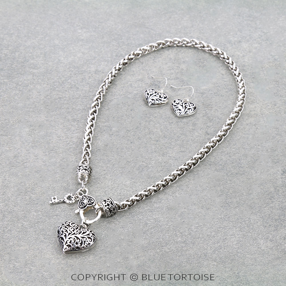 Tailored Chain with Filigree Heart Necklace Set