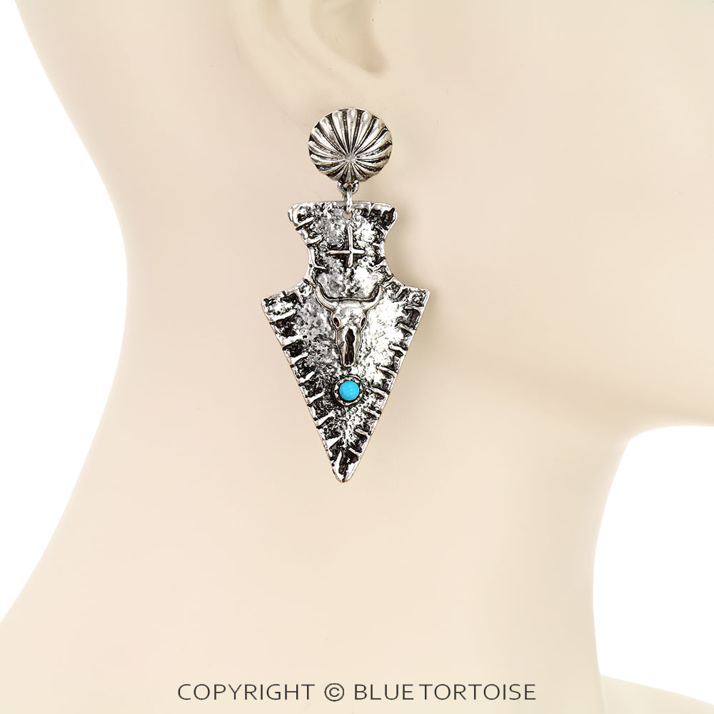 Western Hammered Steer Skull Stud Earrings - Image 2