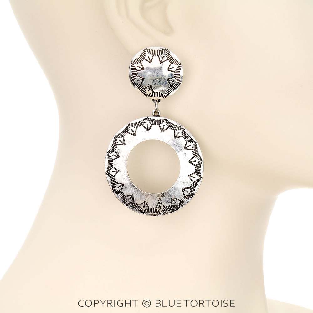 Western Metal Circle Stud Earrings - Image 2