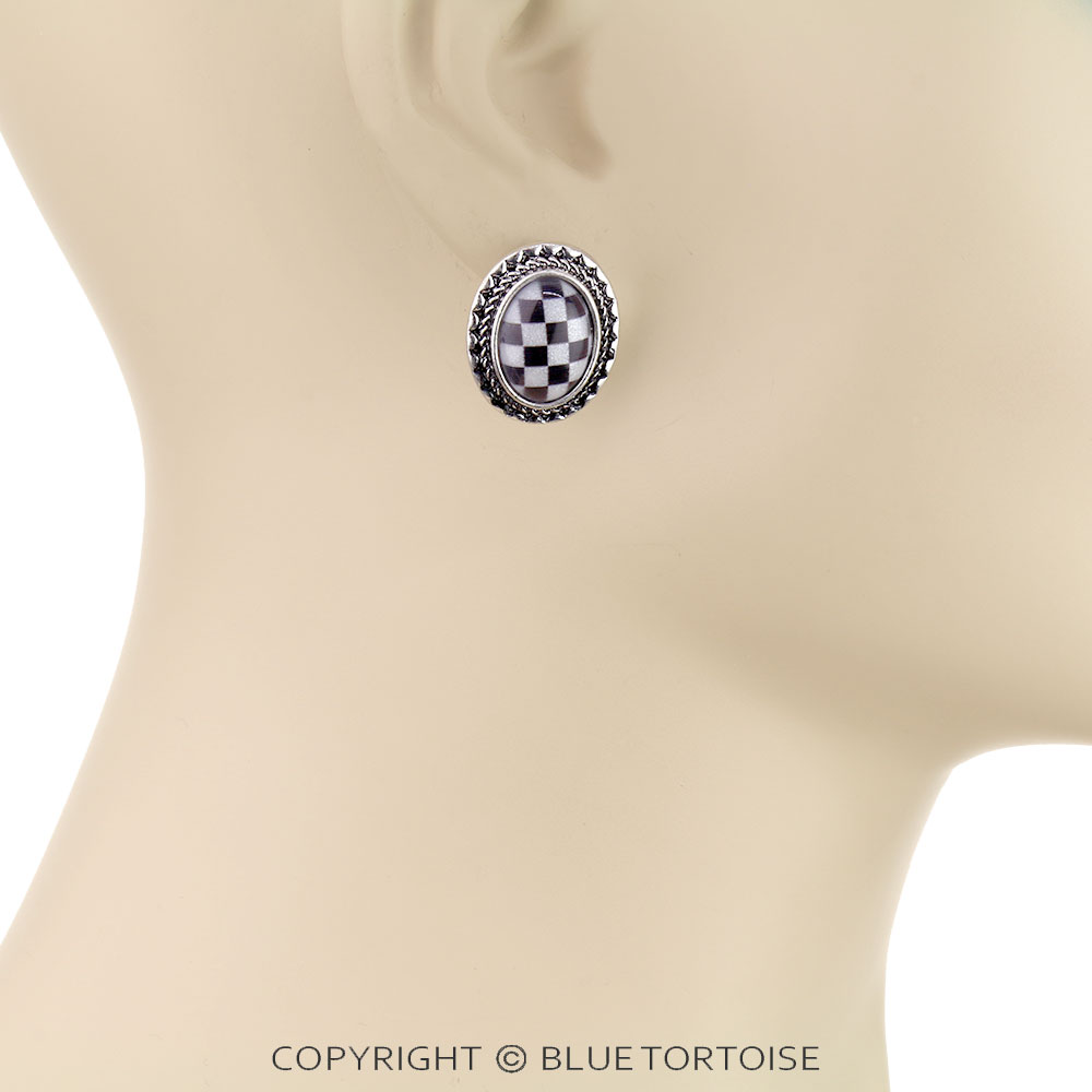 Checker Pattern Oval Stud Earrings - Image 2