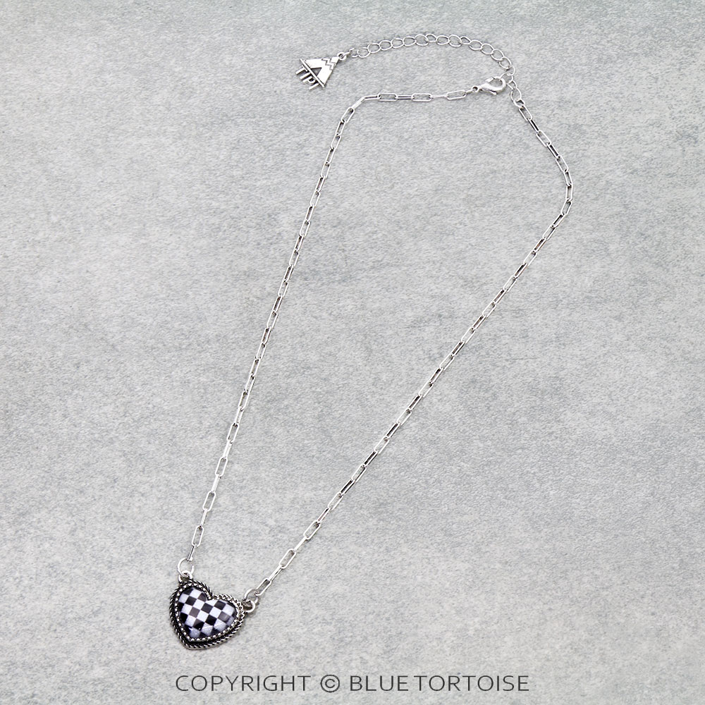 Checker Pattern Heart Necklace