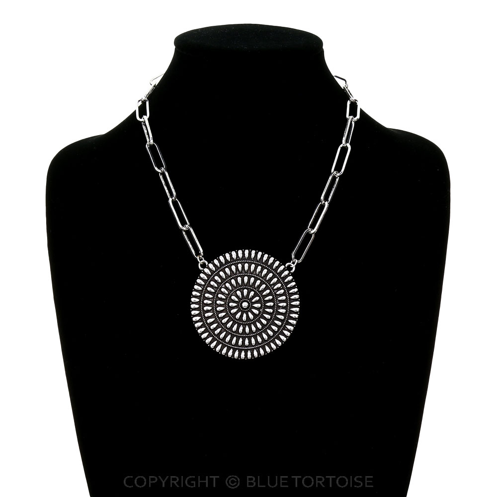 Western Round Concho Necklace - Image 2