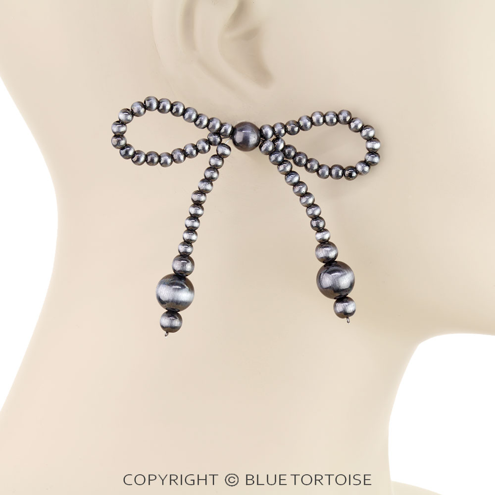Navajo Style Pearl Bow Stud Earrings - Image 2