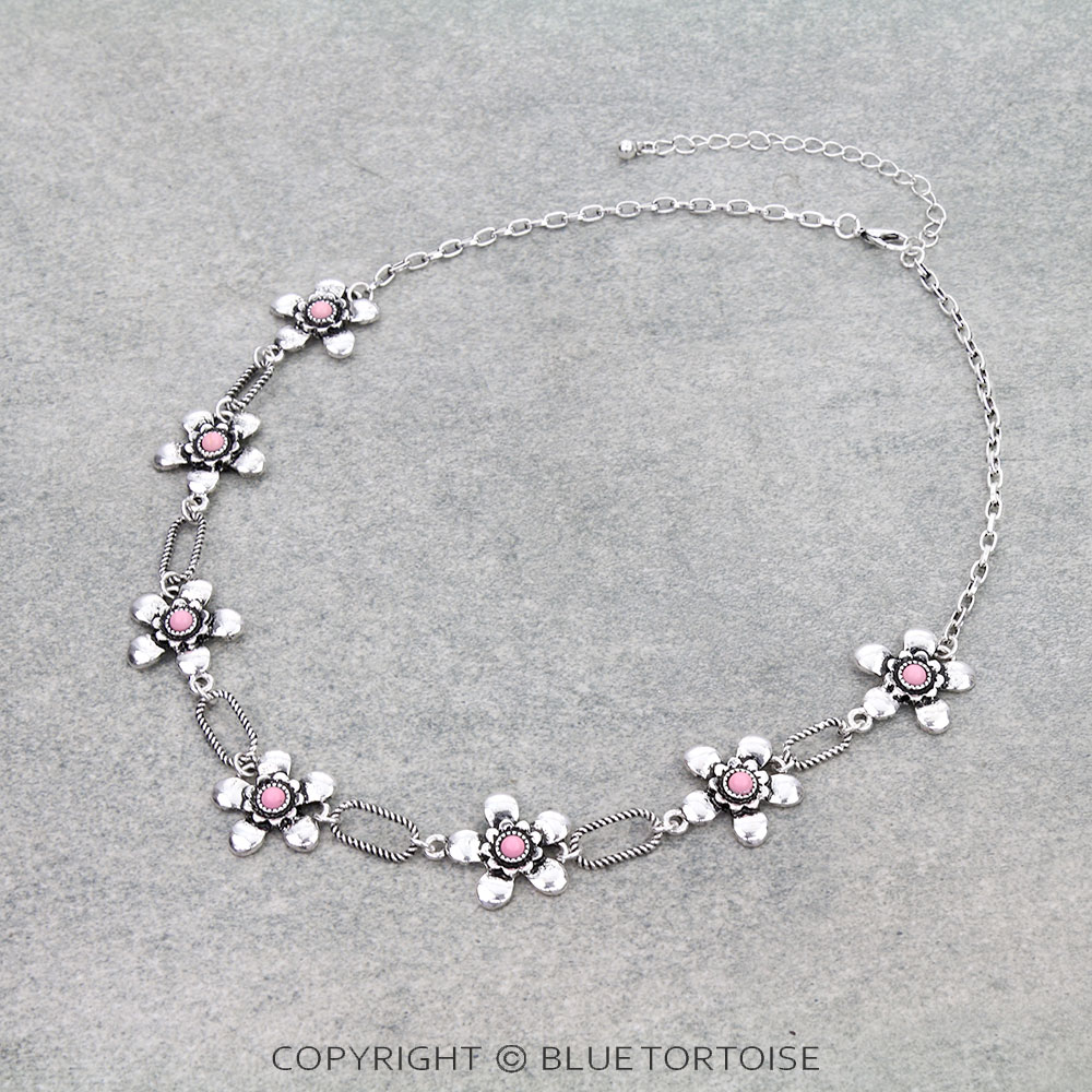 Western Flower Pendant Bench Necklace