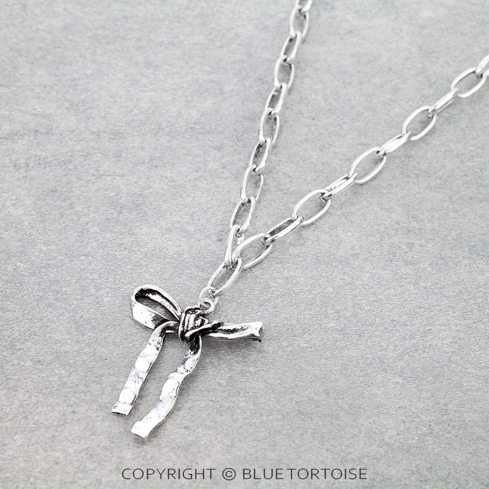 Western Bow Chain Necklace