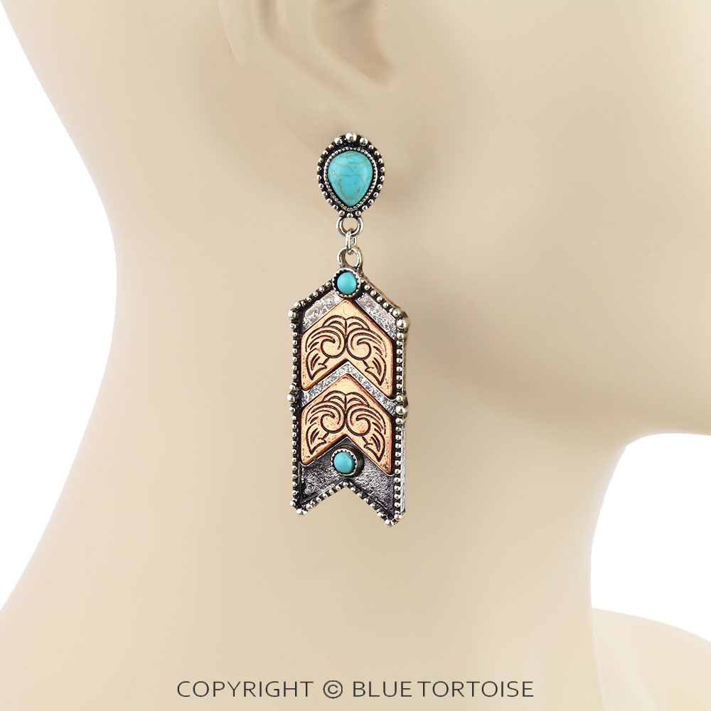 Western Filigree TXR Arrow Stud Earrings - Image 2