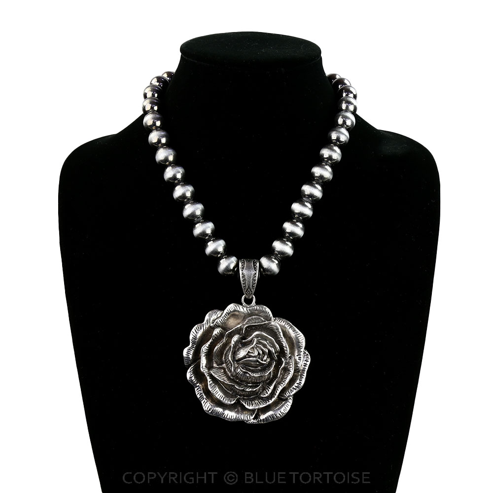 Western 3D Rose Pendant Necklace - Image 2