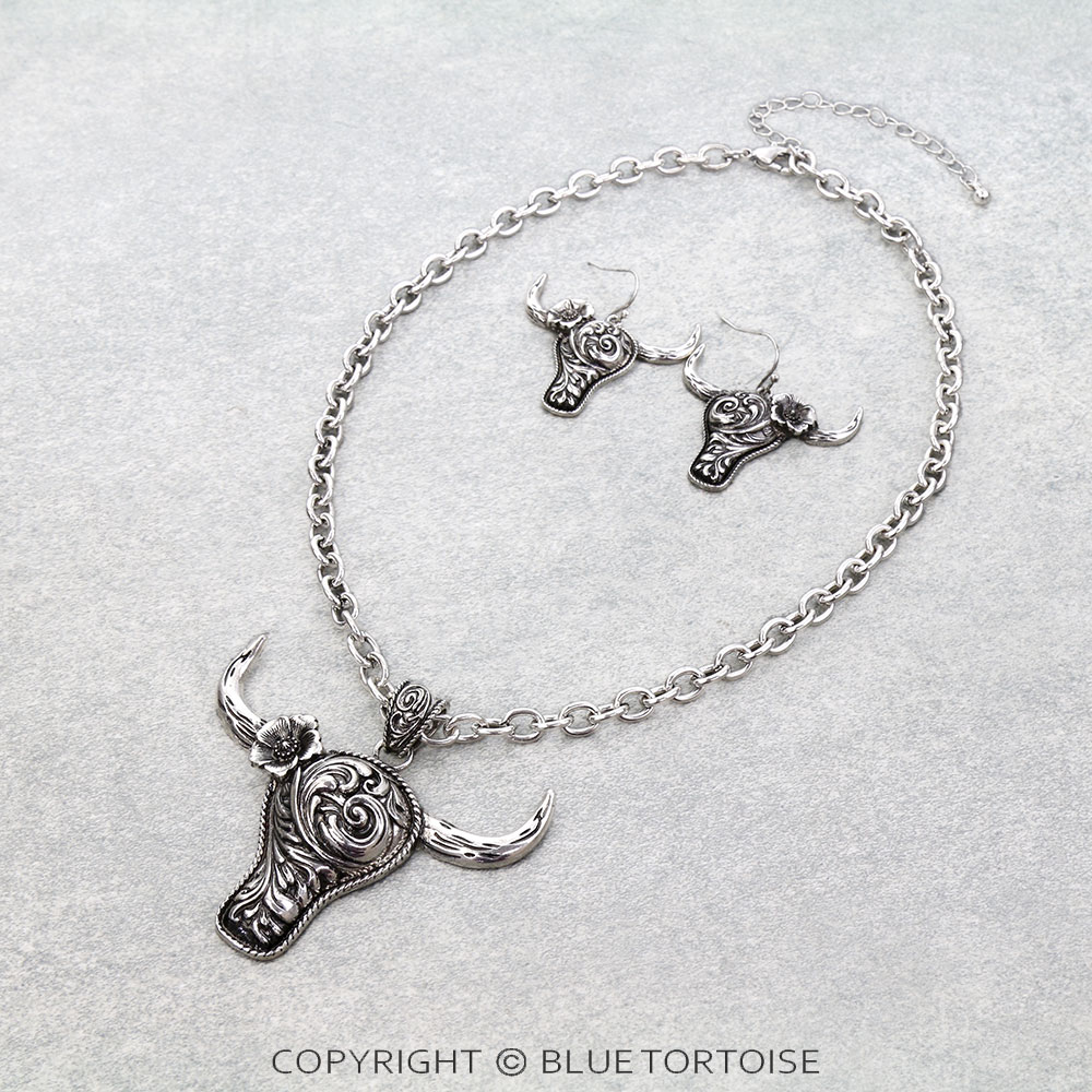 Western Filigree Steer Head Necklace Set