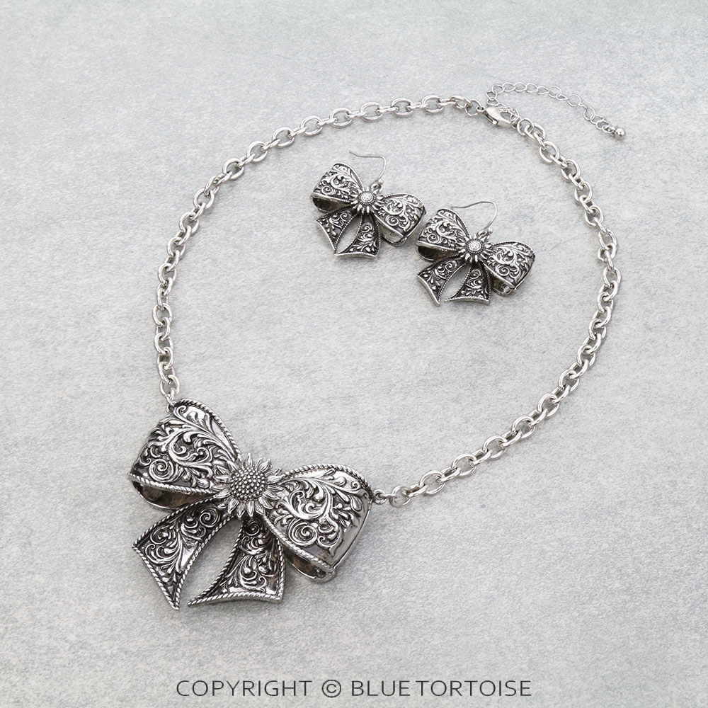Western Filigree Bow Necklace Set