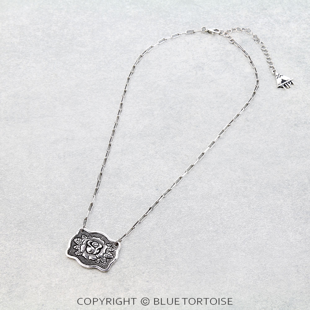 Western Flower Engraved Plate Necklace